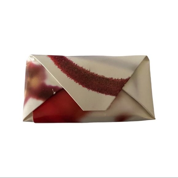 Salus - Lemon Myrtle Milk Soap - 180 gr / 6.35 oz - Picture 5 of 5